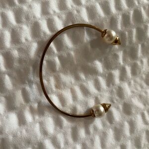 Stella & Dot Elegant Gold and Pearl Women's Bracelet